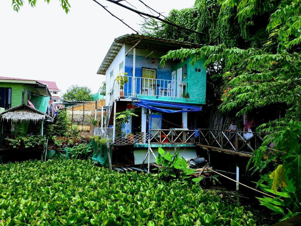 New Phiman Riverview Guesthouse Bangkok Bagian luar foto