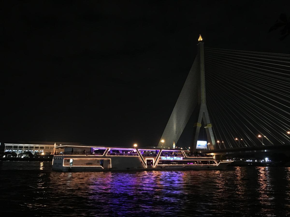New Phiman Riverview Guesthouse Bangkok Bagian luar foto